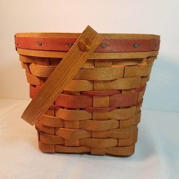 Longaburger Christmas Poinsettia Basket 1988 with plastic insert - Picture 2 of 10